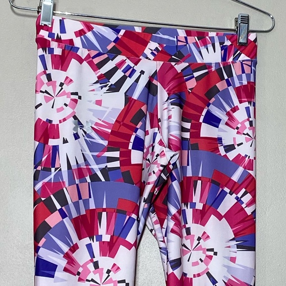 Under Armour || big girls or Woman’s athletic capris Leggings size Md - Picture 6 of 7